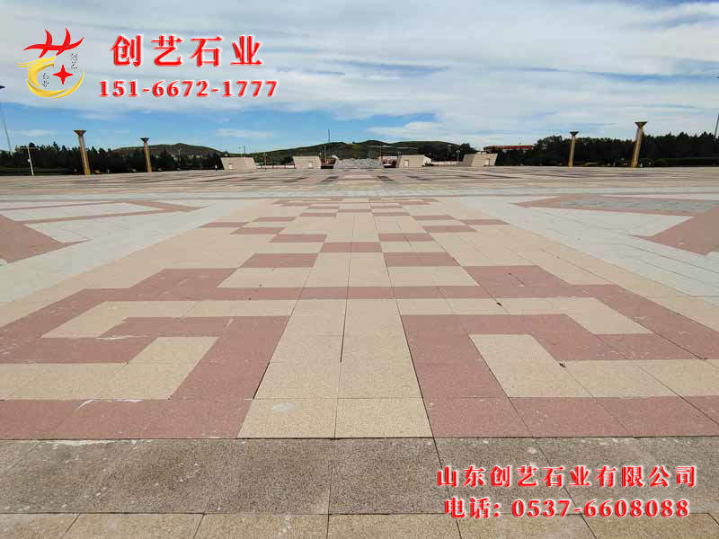  廣場石材鋪裝工人